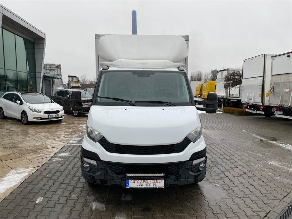 Iveco Daily 35S14 / 2X WEBASTO / NEW SERVICE / BAR LIFT - Рефрижератор камион: снимка 3 Iveco Daily 35S14 / 2X WEBASTO / NEW SERVICE / BAR LIFT - Рефрижератор камион: снимка 3