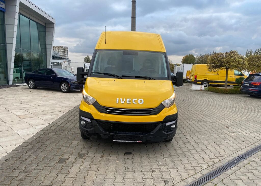 Iveco Daily 35S16 HI-Matic / 1 Owner / L4H2 / MAX / Webasto / Great C - Товарен бус: снимка 4 Iveco Daily 35S16 HI-Matic / 1 Owner / L4H2 / MAX / Webasto / Great C - Товарен бус: снимка 4
