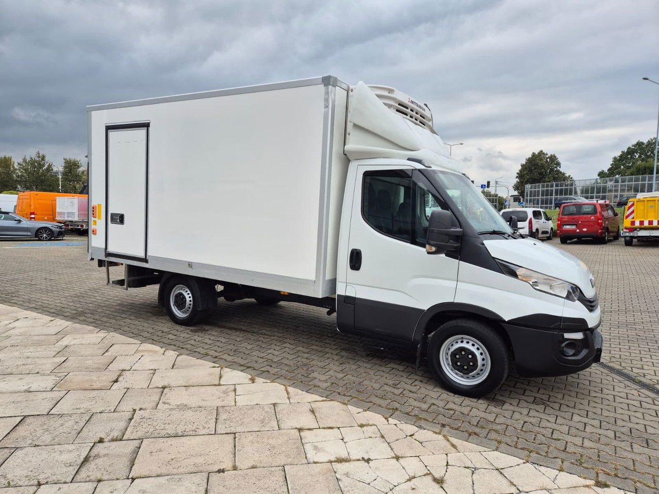Iveco Daily 35S16 Hi-Matic / 1 Owner / Mitsubishi / Serviced - Хладилен бус: снимка 5 Iveco Daily 35S16 Hi-Matic / 1 Owner / Mitsubishi / Serviced - Хладилен бус: снимка 5