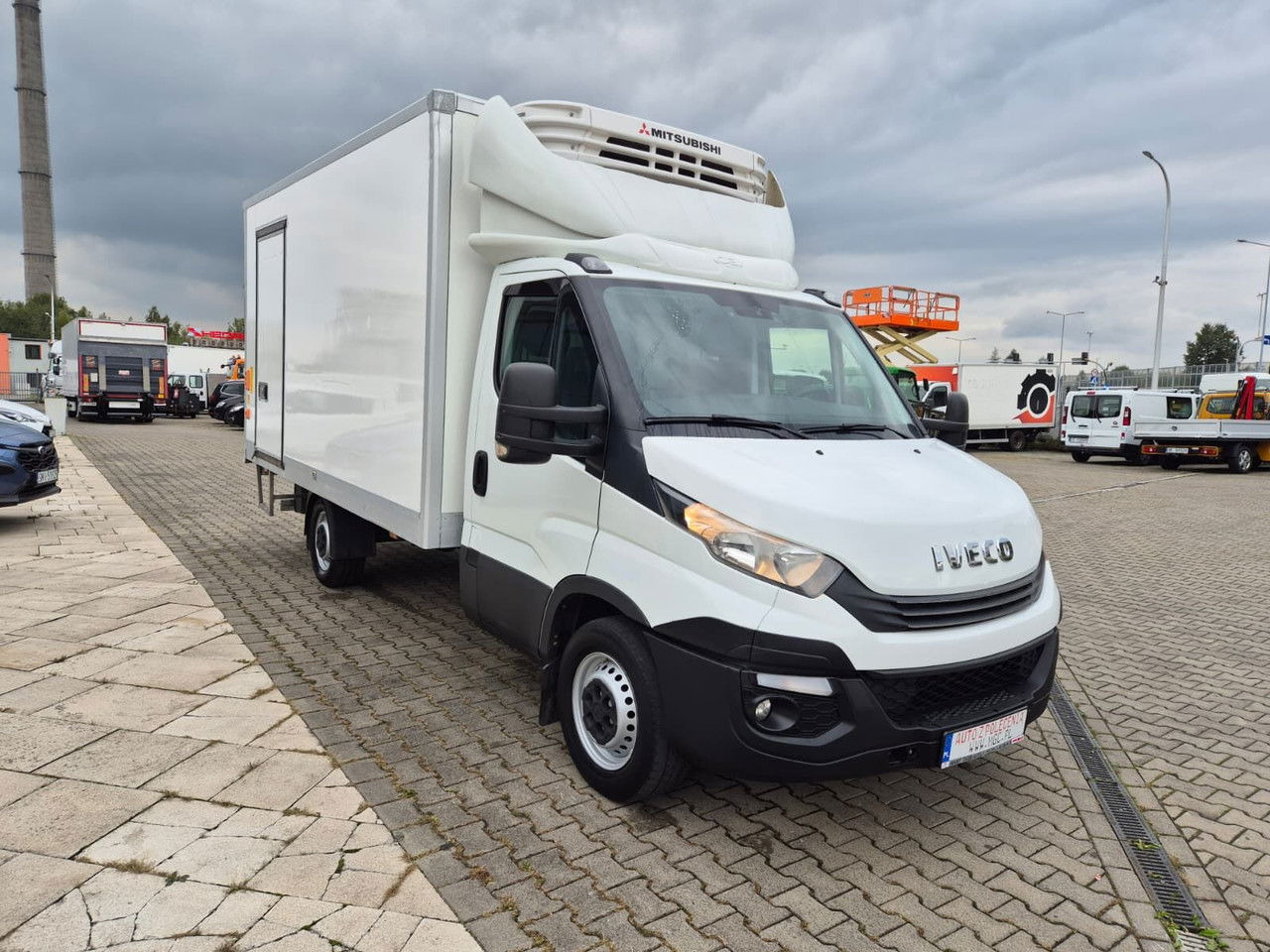 Iveco Daily 35S16 Hi-Matic / 1 Owner / Mitsubishi / Serviced - Хладилен бус: снимка 4 Iveco Daily 35S16 Hi-Matic / 1 Owner / Mitsubishi / Serviced - Хладилен бус: снимка 4