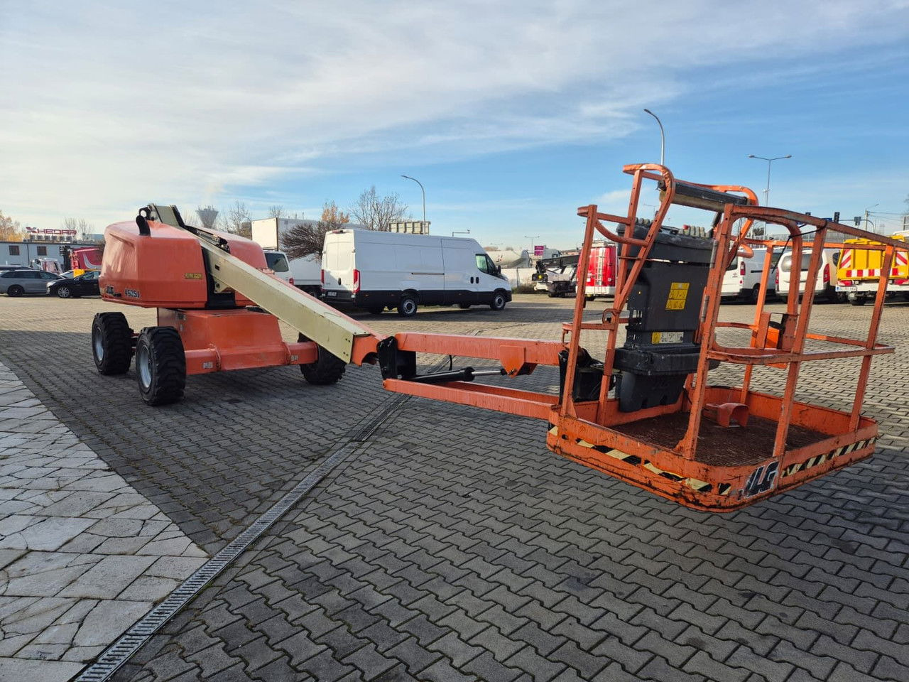 JLG 460SJ 4X4 / 1 Owner / Works Great/New tires/ Best ofert - Артикулираща платформа: снимка 5 JLG 460SJ 4X4 / 1 Owner / Works Great/New tires/ Best ofert - Артикулираща платформа: снимка 5