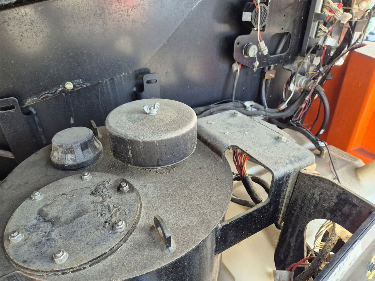 Лизинг на JLG 460SJ 4X4 / 1 Owner / Works Great JLG 460SJ 4X4 / 1 Owner / Works Great: снимка 28 Лизинг на JLG 460SJ 4X4 / 1 Owner / Works Great JLG 460SJ 4X4 / 1 Owner / Works Great: снимка 28