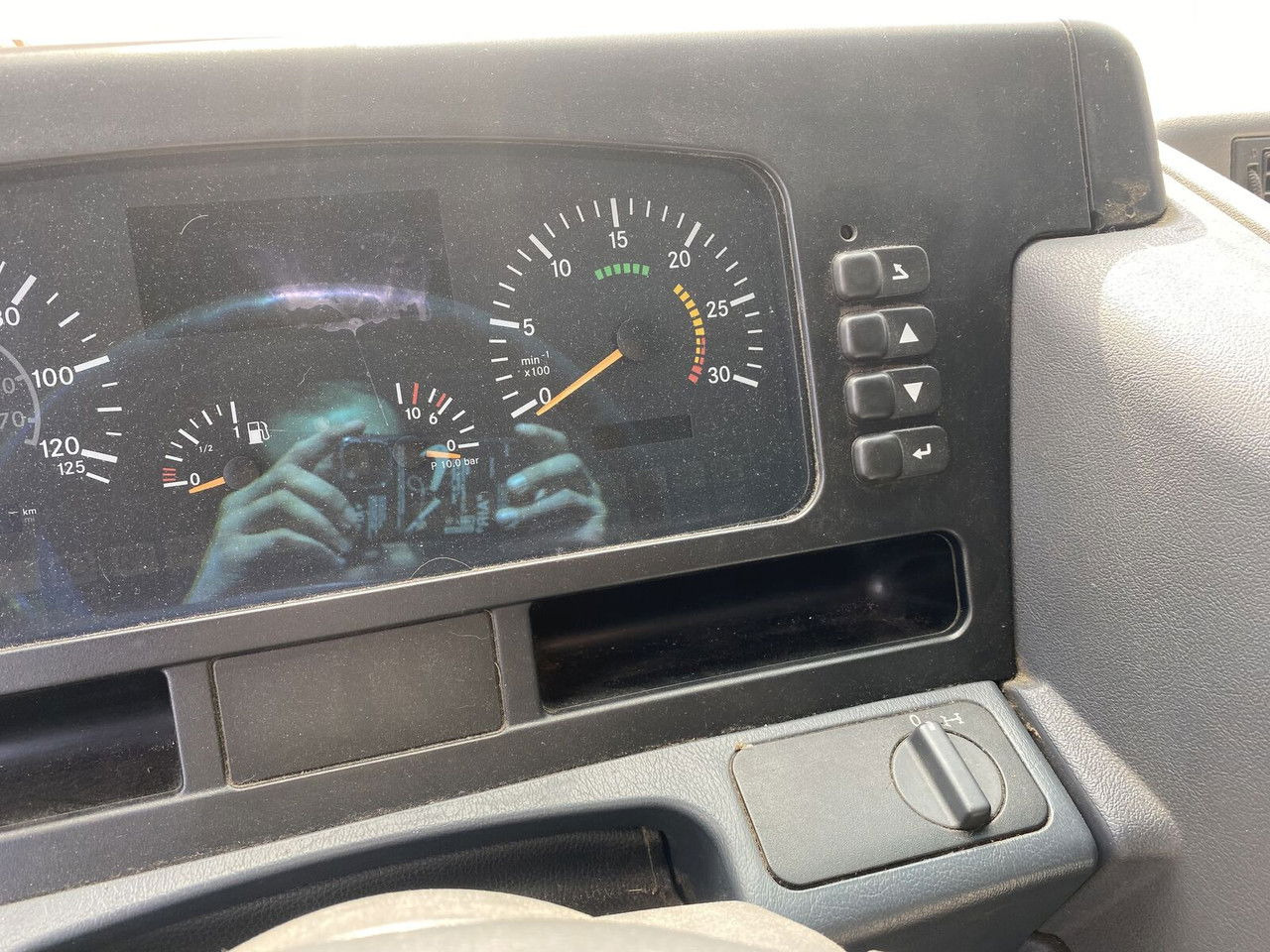 Шаси кабина MERCEDES-BENZ Mercedes-Benz Eqonic 2628 - 1 Owner - Euro6 - LOW KM: снимка 24