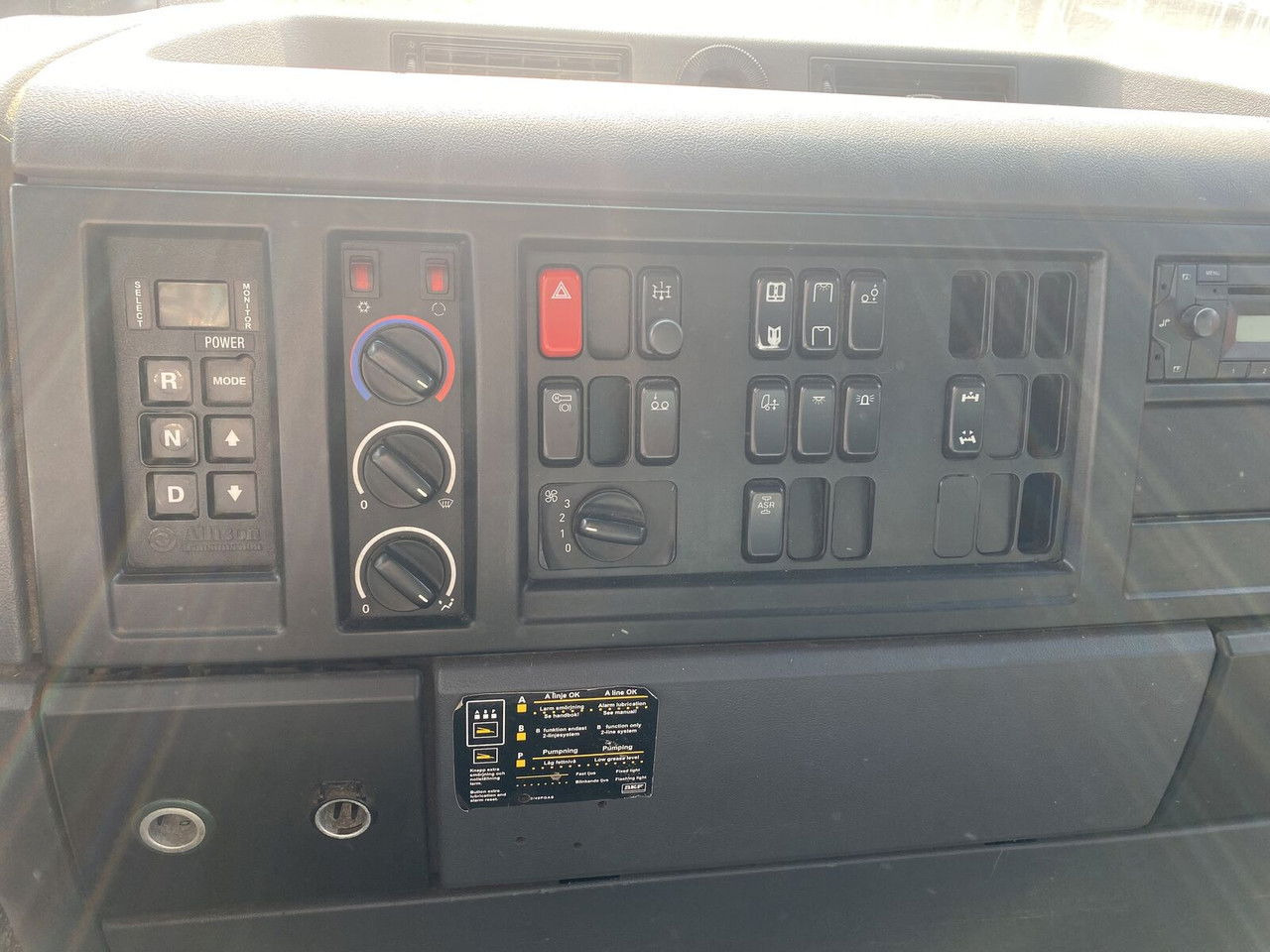 Шаси кабина MERCEDES-BENZ Mercedes-Benz Eqonic 2628 - 1 Owner - Euro6 - LOW KM: снимка 21