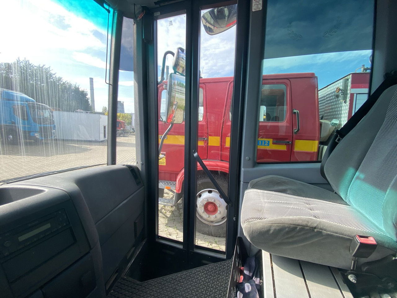 Шаси кабина MERCEDES-BENZ Mercedes-Benz Eqonic 2628 - 1 Owner - Euro6 - LOW KM: снимка 27