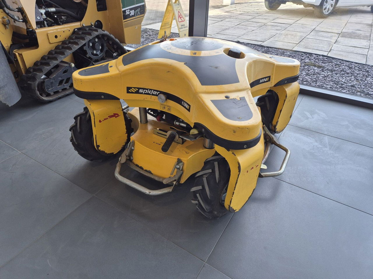 MINI Mini Spider II / 4X4 / NEW Service / Works Great - Косачка за трева: снимка 2 MINI Mini Spider II / 4X4 / NEW Service / Works Great - Косачка за трева: снимка 2