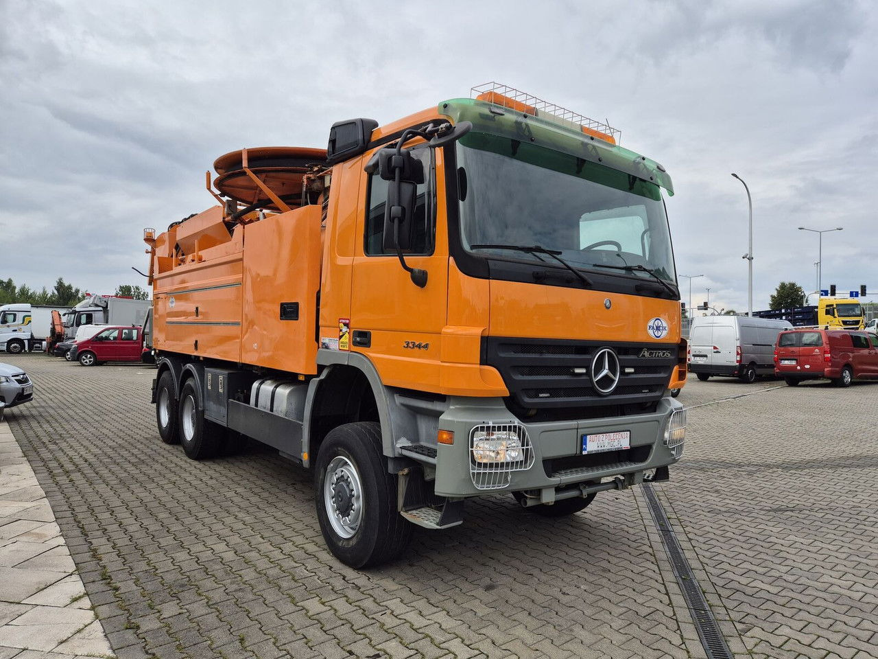 Mercedes-Benz Actros 3344 /6X6 / Wiedemann / Works Great / NO Rust / capt8m3+ - Каналопочистваща машина: снимка 4 Mercedes-Benz Actros 3344 /6X6 / Wiedemann / Works Great / NO Rust / capt8m3+ - Каналопочистваща машина: снимка 4