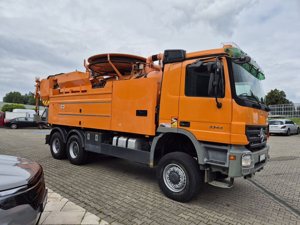 Mercedes-Benz Actros 3344 /6X6 / Wiedemann / Works Great / NO Rust / capt8m3+ - Каналопочистваща машина: снимка 5 Mercedes-Benz Actros 3344 /6X6 / Wiedemann / Works Great / NO Rust / capt8m3+ - Каналопочистваща машина: снимка 5