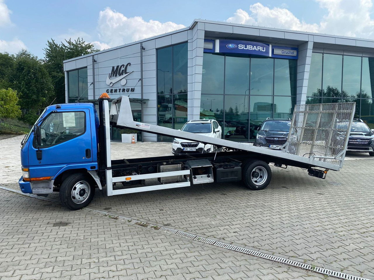 Mitsubishi Canter 3,0 D Mobile Platform / Hydraulic / Cars AND Machinery - Камион пътна помощ: снимка 2 Mitsubishi Canter 3,0 D Mobile Platform / Hydraulic / Cars AND Machinery - Камион пътна помощ: снимка 2