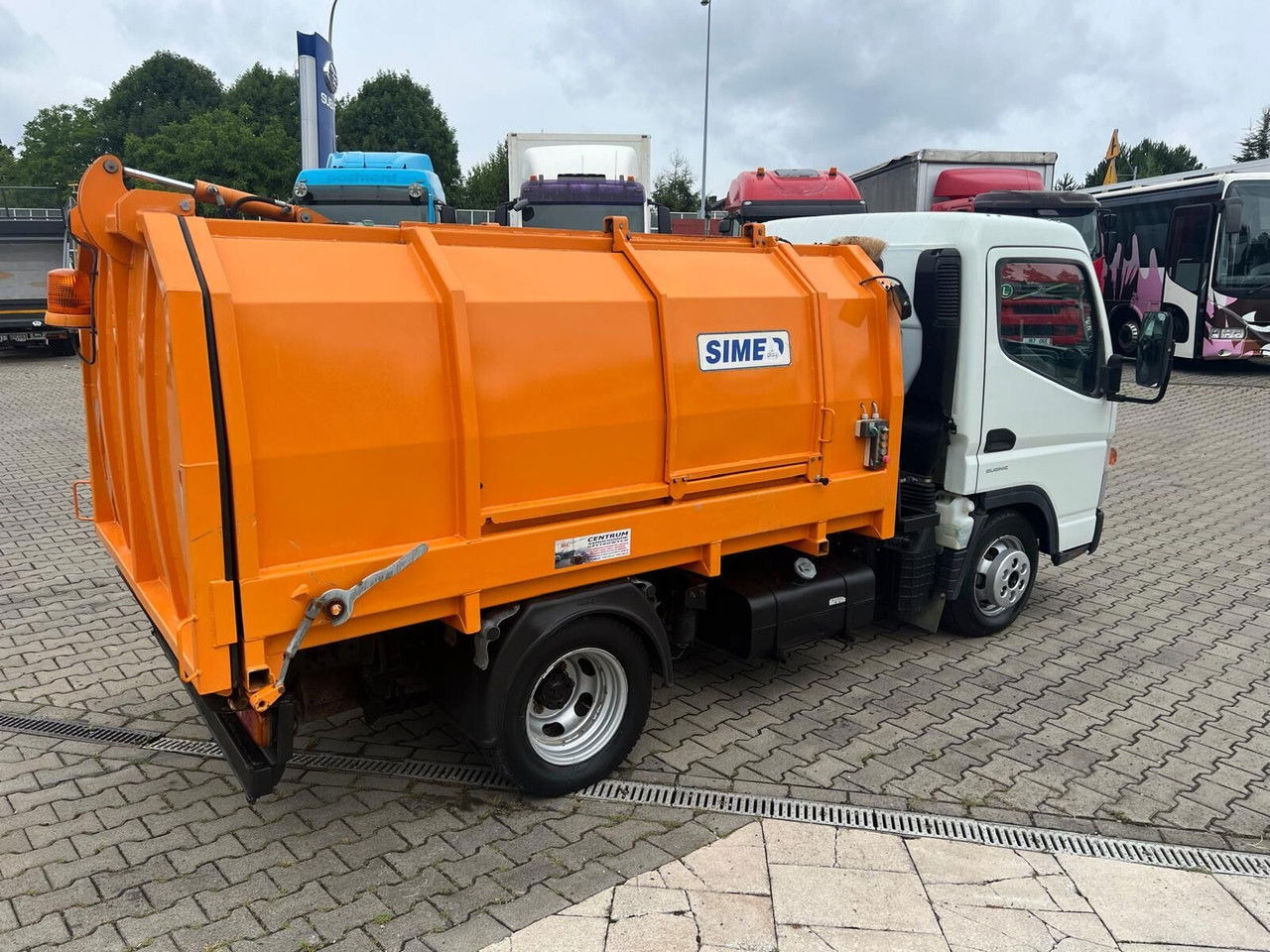 Mitsubishi Canter Fuso 3S13 AMT / Presscontainer / LOW KM / Super Condition - Боклукчийска кола: снимка 4 Mitsubishi Canter Fuso 3S13 AMT / Presscontainer / LOW KM / Super Condition - Боклукчийска кола: снимка 4