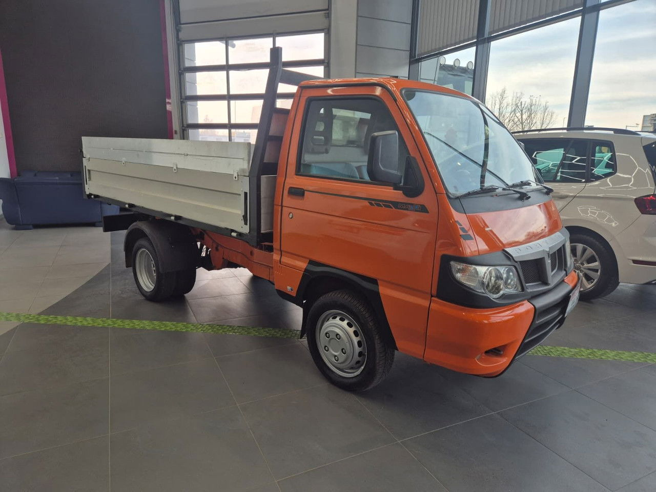 Piaggio Porter Maxxi eXtra / Kipper / 1 Owner / LOW KM - Бус самосвал: снимка 5 Piaggio Porter Maxxi eXtra / Kipper / 1 Owner / LOW KM - Бус самосвал: снимка 5
