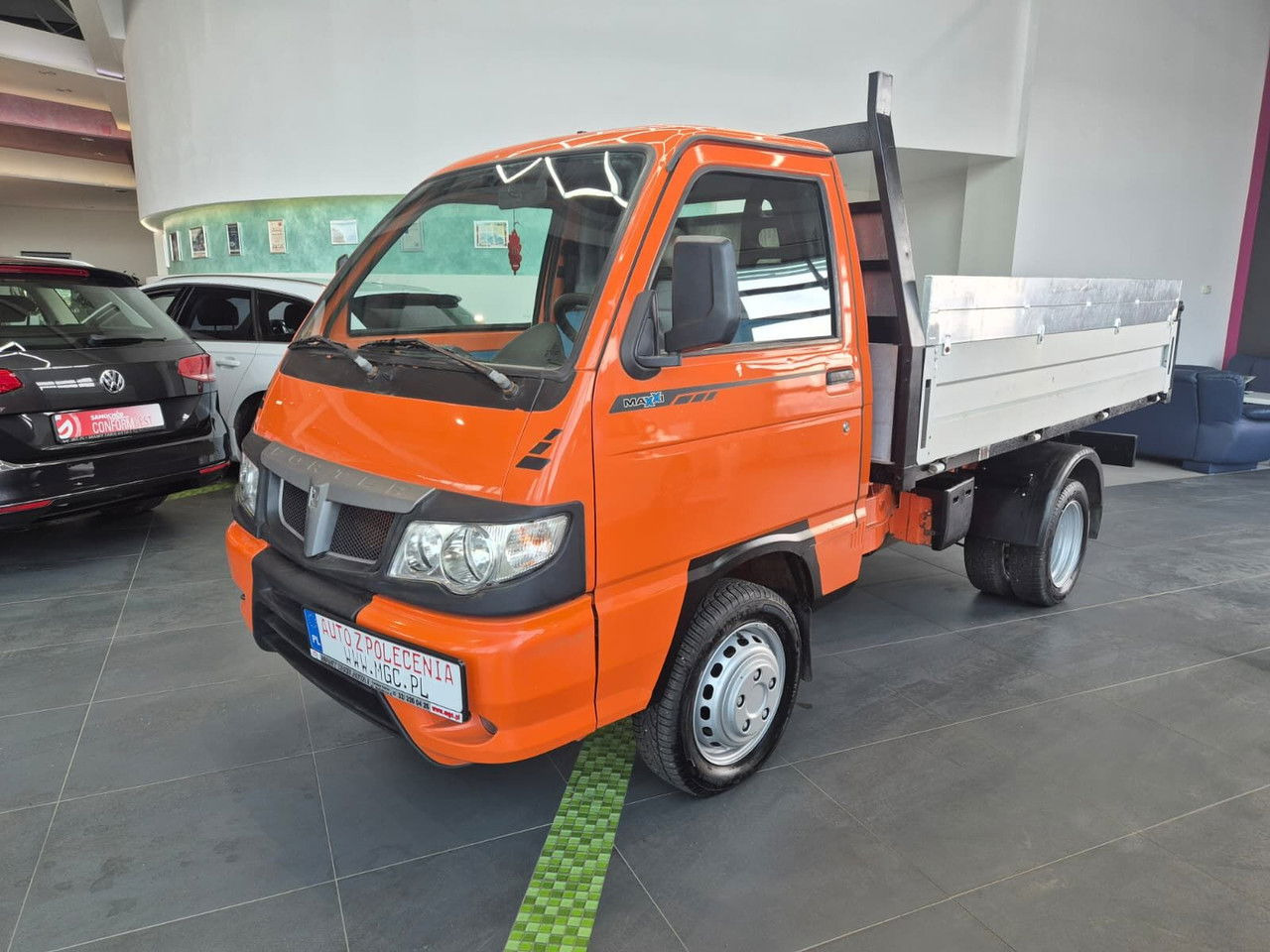 Piaggio Porter Maxxi eXtra / Kipper / 1 Owner / LOW KM - Бус самосвал: снимка 1 Piaggio Porter Maxxi eXtra / Kipper / 1 Owner / LOW KM - Бус самосвал: снимка 1