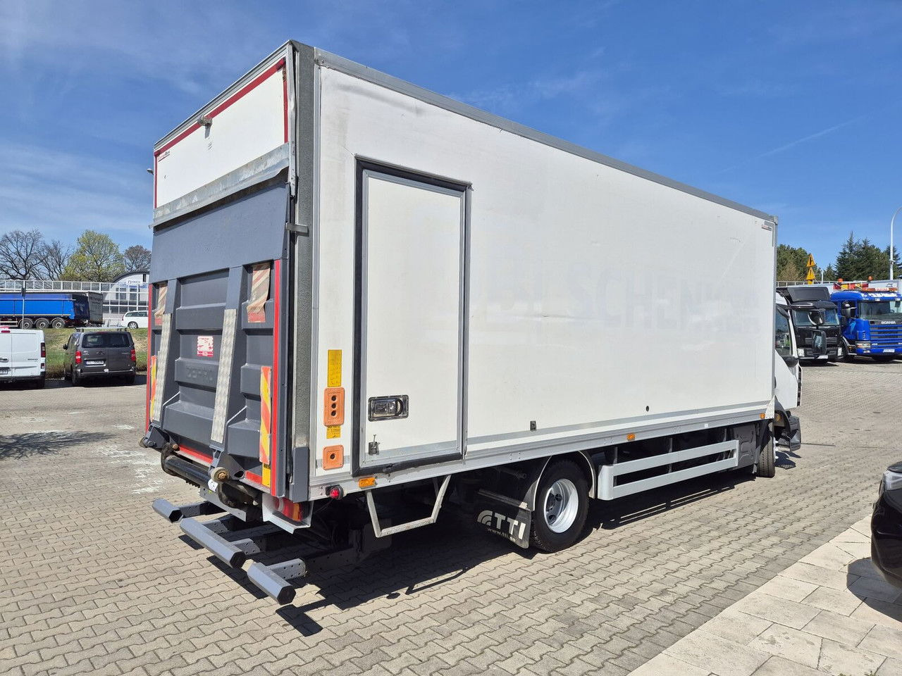 Renault D Gama 12.220 / LOW KM / Euro6 - Камион фургон: снимка 5 Renault D Gama 12.220 / LOW KM / Euro6 - Камион фургон: снимка 5