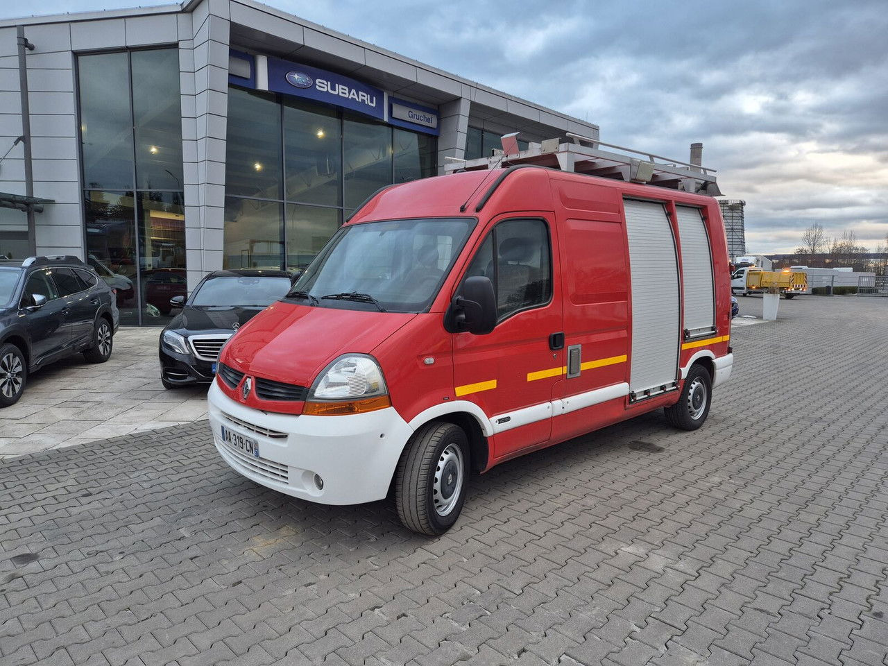 Renault Master 2.5 DCi / Only 25TKM / Like NEW / WE Have 3 THE Same - Пожарна кола: снимка 1 Renault Master 2.5 DCi / Only 25TKM / Like NEW / WE Have 3 THE Same - Пожарна кола: снимка 1