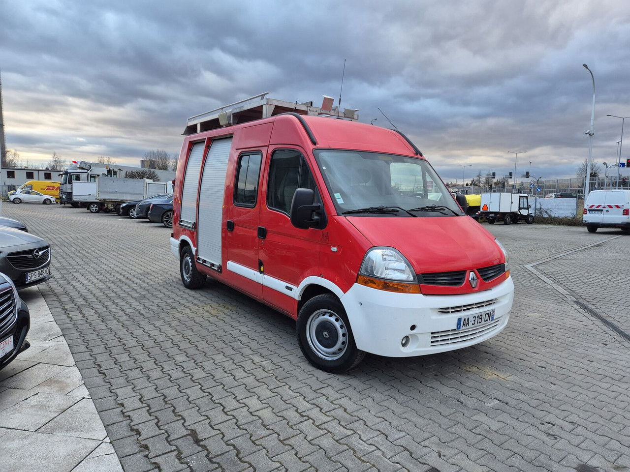 Renault Master 2.5 DCi / Only 25TKM / Like NEW / WE Have 3 THE Same - Пожарна кола: снимка 5 Renault Master 2.5 DCi / Only 25TKM / Like NEW / WE Have 3 THE Same - Пожарна кола: снимка 5
