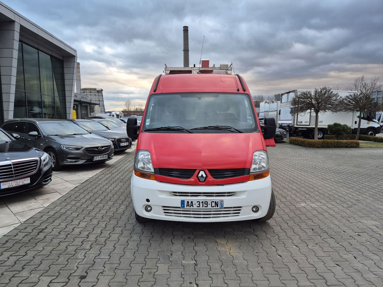 Renault Master 2.5 DCi / Only 25TKM / Like NEW / WE Have 3 THE Same - Пожарна кола: снимка 4 Renault Master 2.5 DCi / Only 25TKM / Like NEW / WE Have 3 THE Same - Пожарна кола: снимка 4
