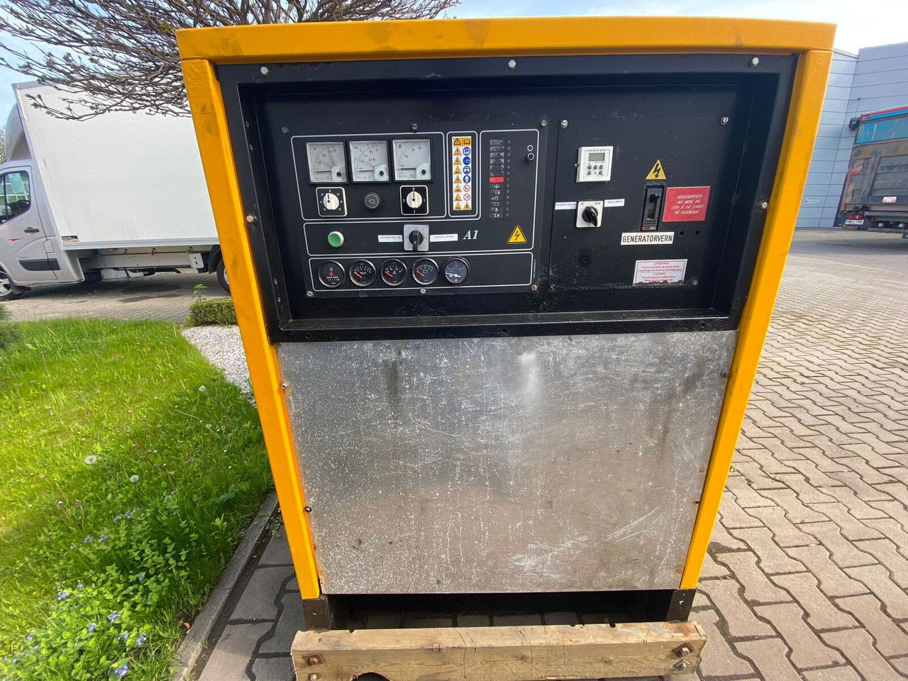 SDMO NS 60 W M, Silent generator 60kVA, 48KW NS 60 W M, Silent generator 60kVA, - Електрогенератор: снимка 3 SDMO NS 60 W M, Silent generator 60kVA, 48KW NS 60 W M, Silent generator 60kVA, - Електрогенератор: снимка 3