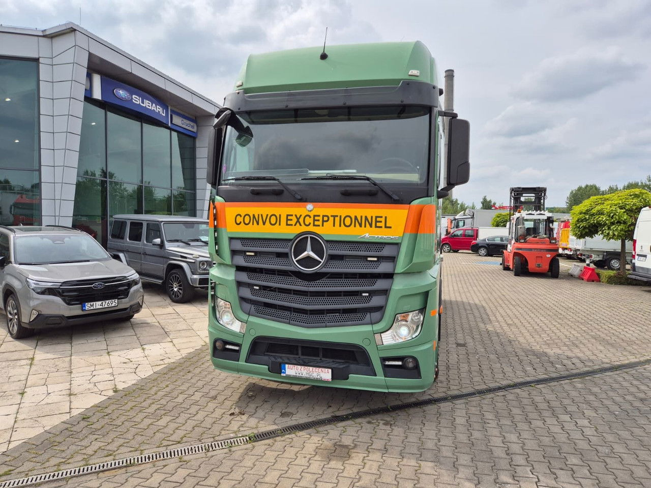 Mercedes-Benz Actros 4163 8X4 / 1 Owner / LOW KM / Super Condition - Влекач: снимка 3 Mercedes-Benz Actros 4163 8X4 / 1 Owner / LOW KM / Super Condition - Влекач: снимка 3
