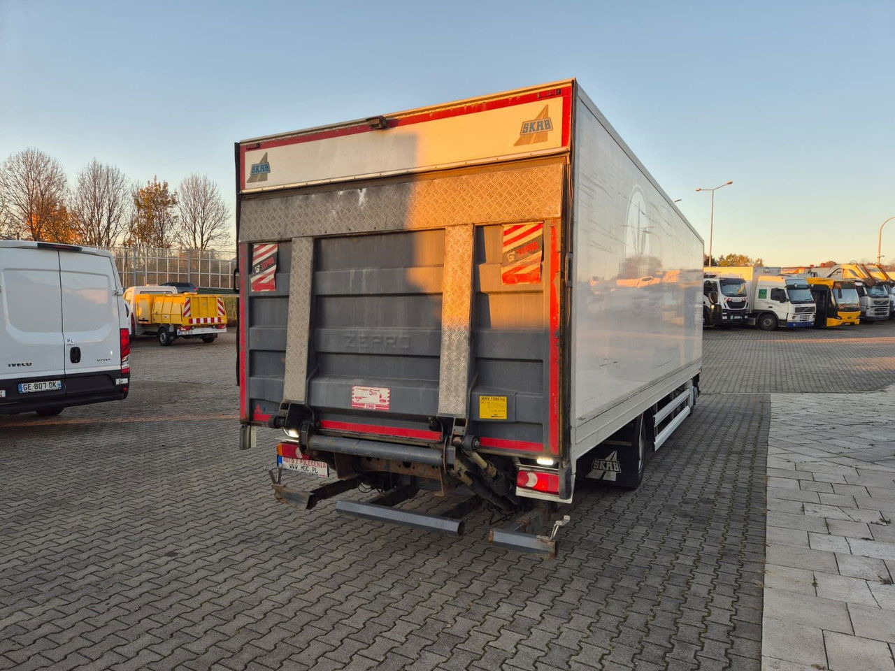 Рефрижератор камион Volvo FL 240 Mitsubishi / 1 Owner / Serviced: снимка 8 Рефрижератор камион Volvo FL 240 Mitsubishi / 1 Owner / Serviced: снимка 8