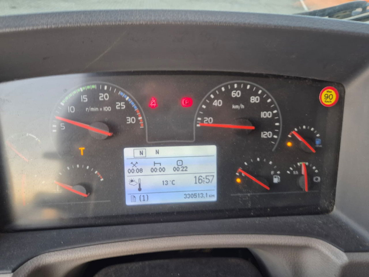 Рефрижератор камион Volvo FL 240 Mitsubishi / 1 Owner / Serviced: снимка 27 Рефрижератор камион Volvo FL 240 Mitsubishi / 1 Owner / Serviced: снимка 27