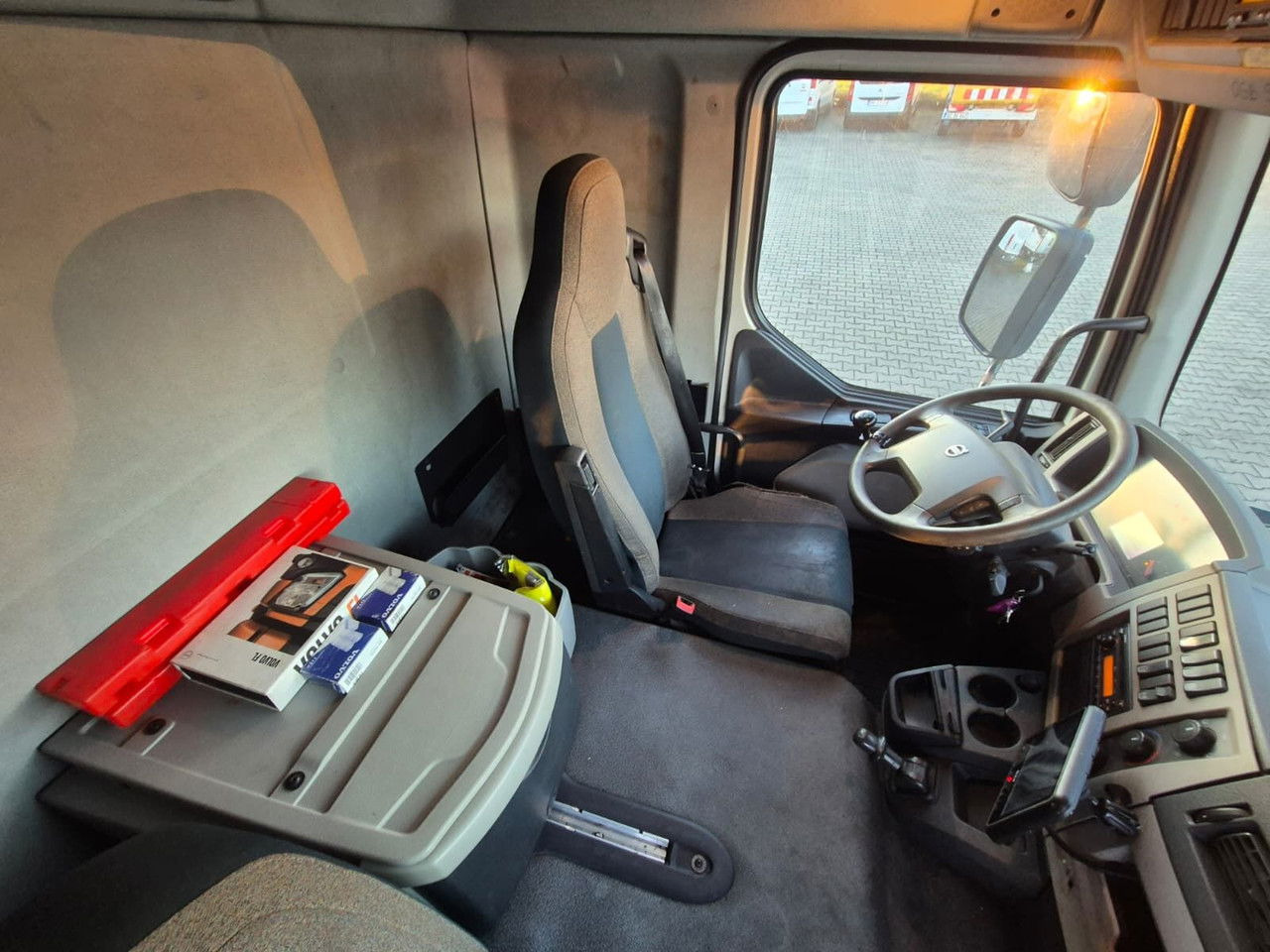 Рефрижератор камион Volvo FL 240 Mitsubishi / 1 Owner / Serviced: снимка 23 Рефрижератор камион Volvo FL 240 Mitsubishi / 1 Owner / Serviced: снимка 23