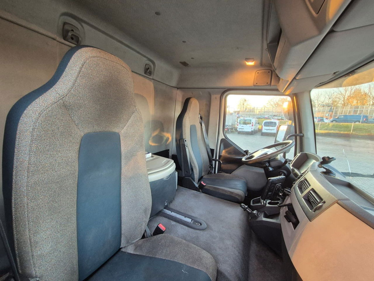 Рефрижератор камион Volvo FL 240 Mitsubishi / 1 Owner / Serviced: снимка 22 Рефрижератор камион Volvo FL 240 Mitsubishi / 1 Owner / Serviced: снимка 22