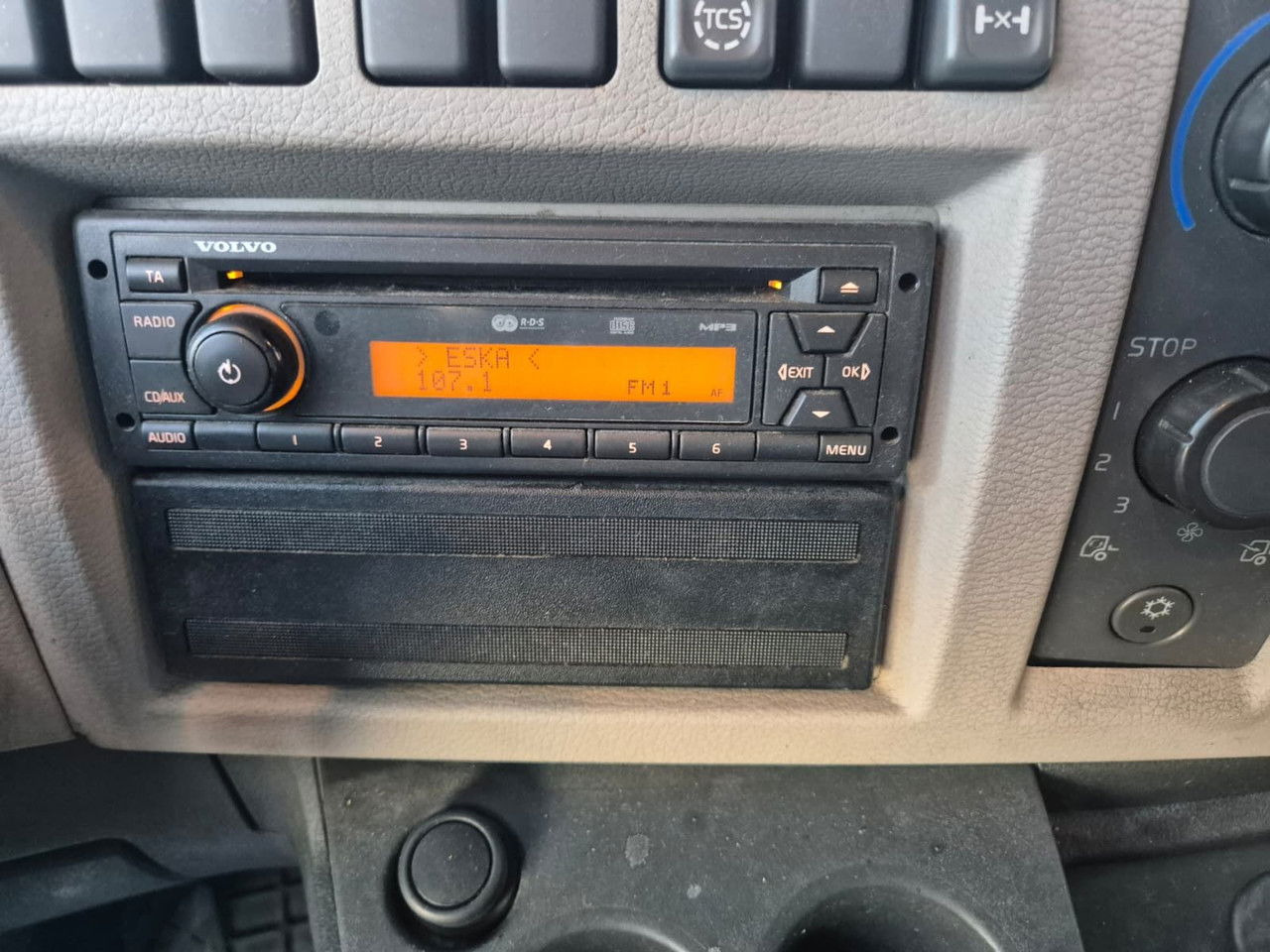 Рефрижератор камион Volvo FL 240 Mitsubishi / 1 Owner / Serviced: снимка 29 Рефрижератор камион Volvo FL 240 Mitsubishi / 1 Owner / Serviced: снимка 29