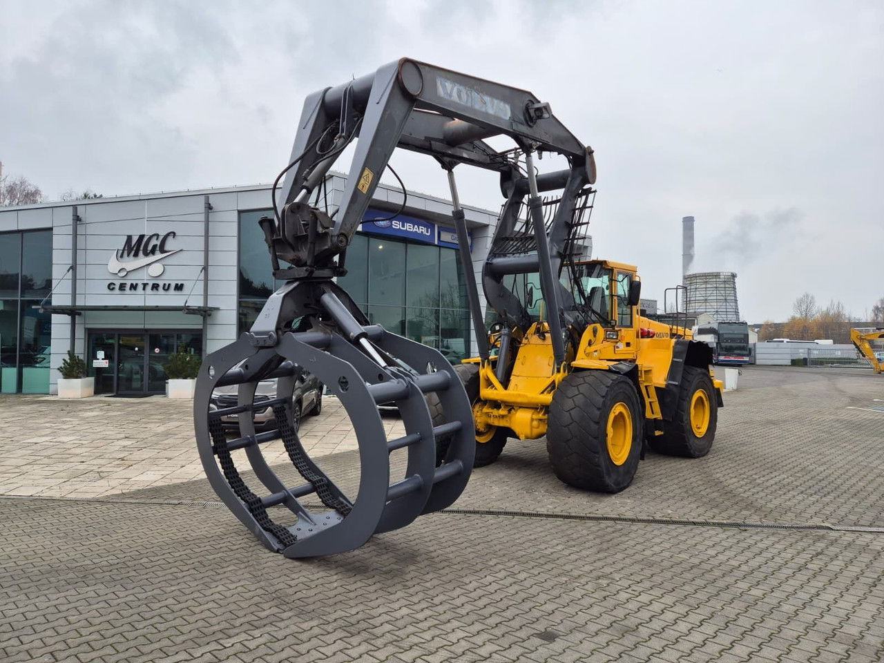 Volvo L180 E - Колесен товарач: снимка 2 Volvo L180 E - Колесен товарач: снимка 2