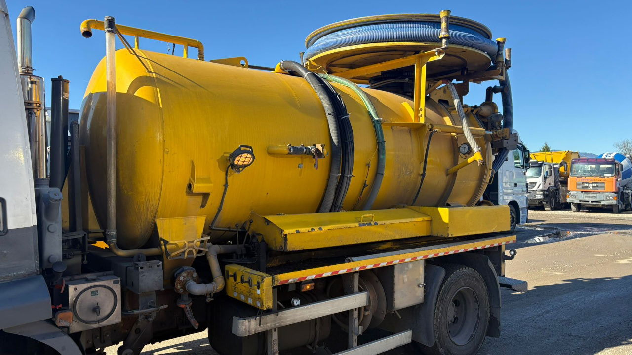 DAF AE55 4x2 vacuum + pressure truck - 8000 liters - Каналопочистваща машина: снимка 2 DAF AE55 4x2 vacuum + pressure truck - 8000 liters - Каналопочистваща машина: снимка 2