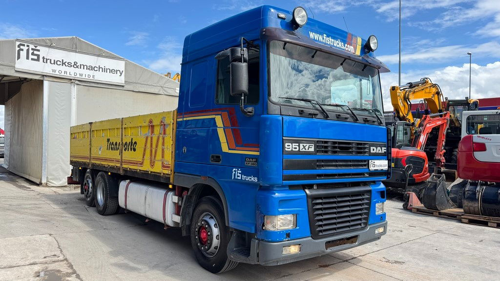 DAF XF 95.380 6X2 stake body - air condition - Бордови камион: снимка 3 DAF XF 95.380 6X2 stake body - air condition - Бордови камион: снимка 3