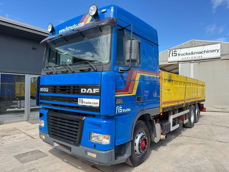 DAF XF 95.380 6X2 stake body - air condition - Бордови камион: снимка 1 DAF XF 95.380 6X2 stake body - air condition - Бордови камион: снимка 1