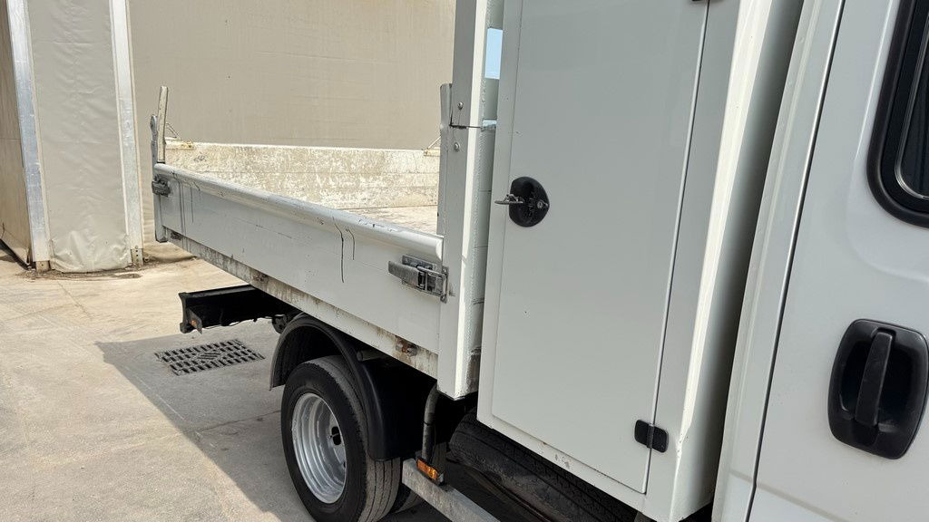 Iveco Daily 35C13 tipper - 6 seats - Бордови бус: снимка 4 Iveco Daily 35C13 tipper - 6 seats - Бордови бус: снимка 4