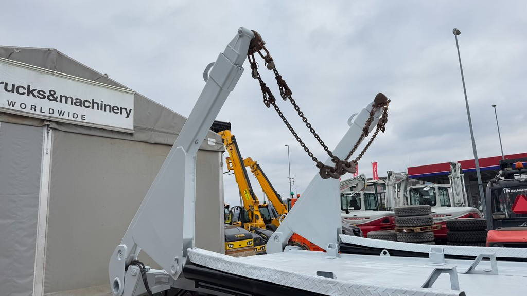 Лизинг на Iveco Eurocargo ML180 E28 4x2 Epsilon 110 - absetz tipper  Iveco Eurocargo ML180 E28 4x2 Epsilon 110 - absetz tipper: снимка 9