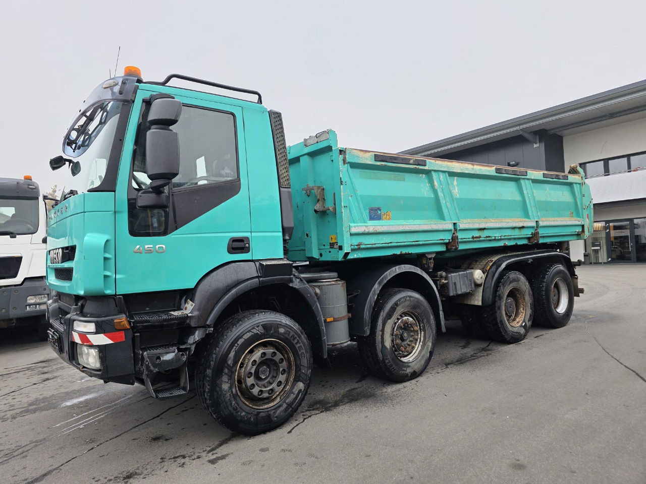 Iveco Trakker AD340T45 8x4 bordmatic tipper - retarder - Самосвал камион: снимка 2 Iveco Trakker AD340T45 8x4 bordmatic tipper - retarder - Самосвал камион: снимка 2