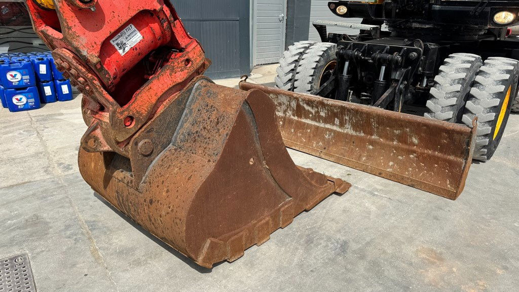 JCB JS175W - 2019 Year - 6640 Hours - Stabilizers - Колесен багер: снимка 4 JCB JS175W - 2019 Year - 6640 Hours - Stabilizers - Колесен багер: снимка 4