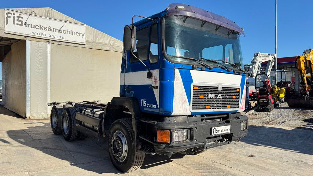 MAN 25.272 6x4 chassis- complete spring - Шаси кабина: снимка 3 MAN 25.272 6x4 chassis- complete spring - Шаси кабина: снимка 3