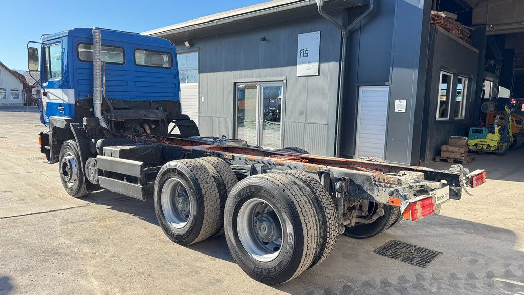 MAN 25.272 6x4 chassis- complete spring - Шаси кабина: снимка 4 MAN 25.272 6x4 chassis- complete spring - Шаси кабина: снимка 4