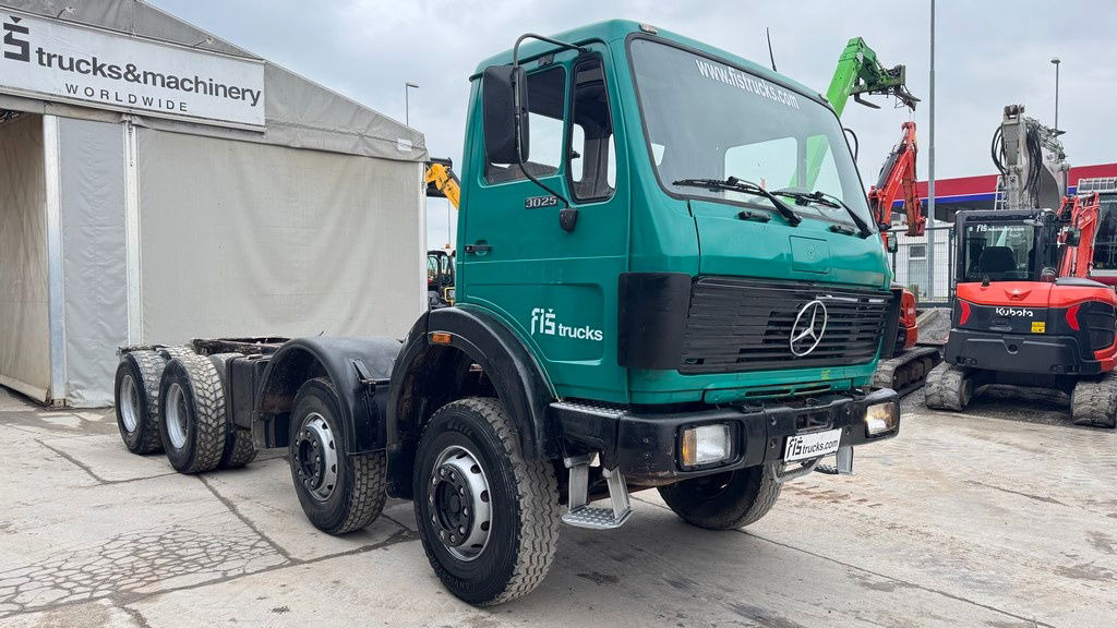 Mercedes-Benz 3025 8x4 chassis - complete spring - Шаси кабина: снимка 3 Mercedes-Benz 3025 8x4 chassis - complete spring - Шаси кабина: снимка 3