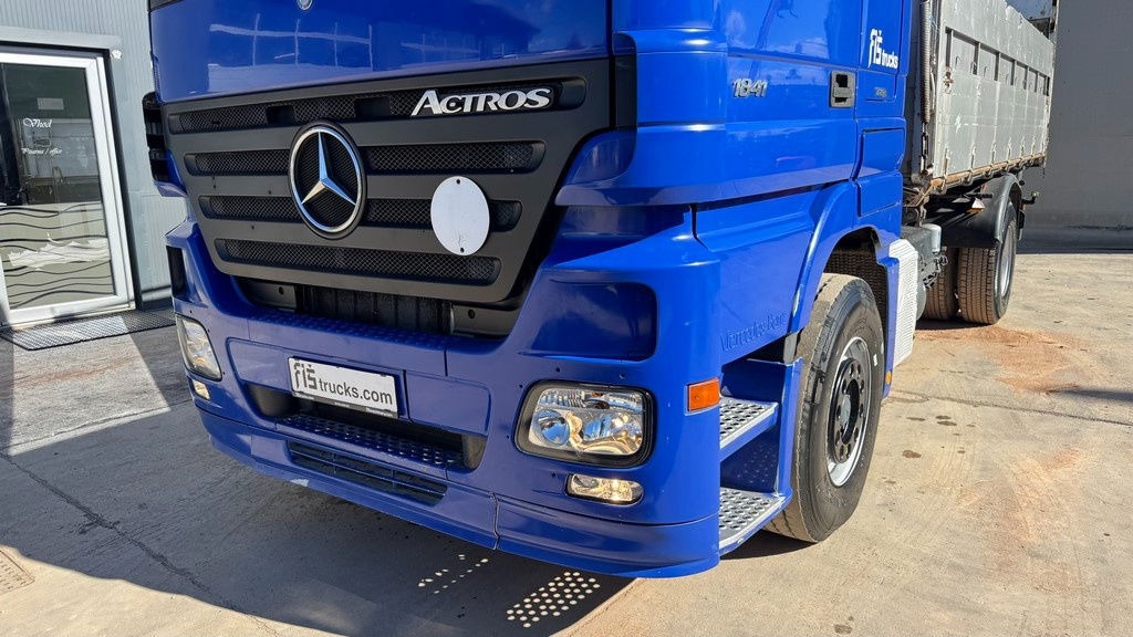 Mercedes-Benz Actros 1841 L 4x2 tipper - tarpaulin - euro 5 - Самосвал камион: снимка 2 Mercedes-Benz Actros 1841 L 4x2 tipper - tarpaulin - euro 5 - Самосвал камион: снимка 2