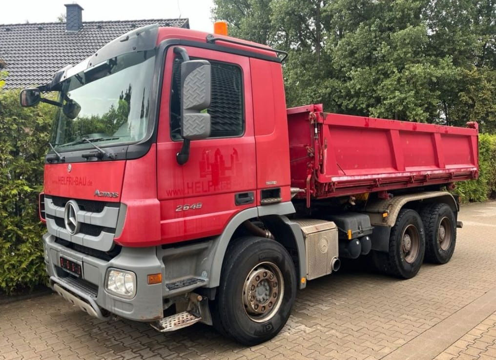 Mercedes-Benz Actros 2648 6X4 3 sided tipper - Самосвал камион: снимка 1 Mercedes-Benz Actros 2648 6X4 3 sided tipper - Самосвал камион: снимка 1