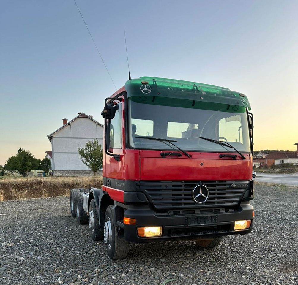 Mercedes-Benz Actros 3243 8x4 chassis - retarder - Шаси кабина: снимка 3 Mercedes-Benz Actros 3243 8x4 chassis - retarder - Шаси кабина: снимка 3