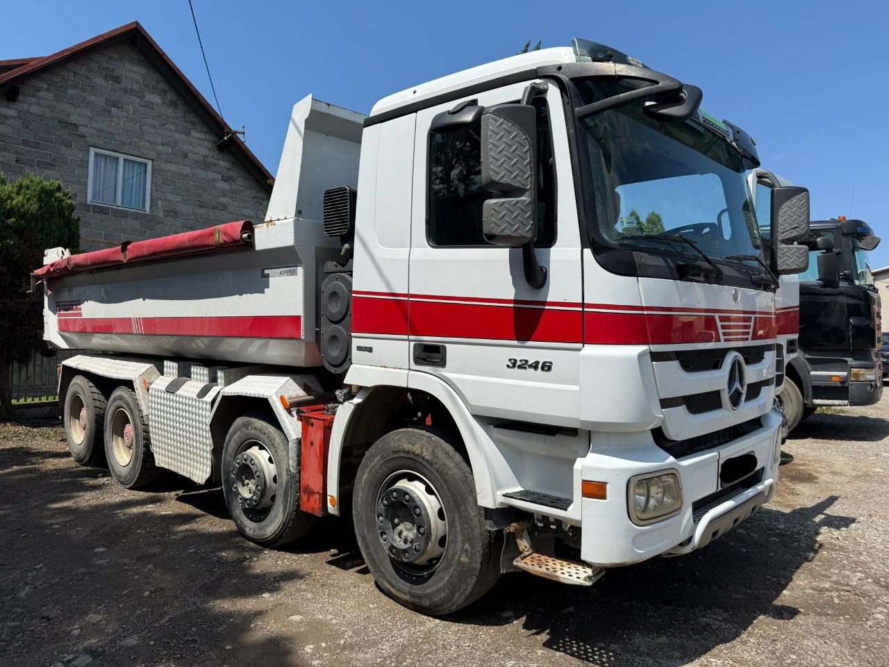 Mercedes-Benz Actros 3246 8X4 mulda tipper - retarder - hydr. back - Самосвал камион: снимка 2 Mercedes-Benz Actros 3246 8X4 mulda tipper - retarder - hydr. back - Самосвал камион: снимка 2