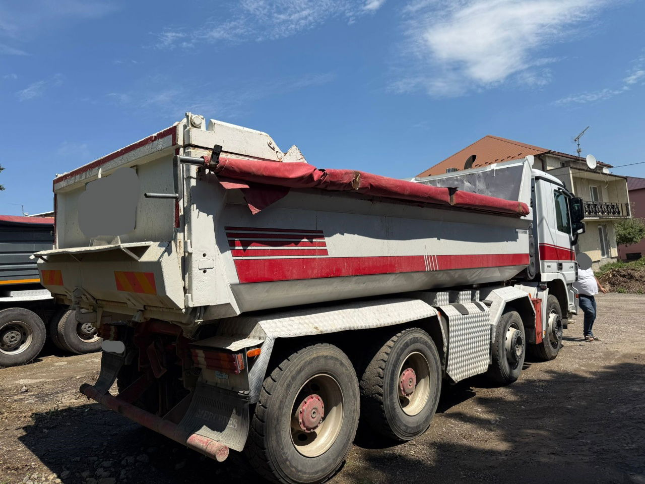 Mercedes-Benz Actros 3246 8X4 mulda tipper - retarder - hydr. back - Самосвал камион: снимка 3 Mercedes-Benz Actros 3246 8X4 mulda tipper - retarder - hydr. back - Самосвал камион: снимка 3
