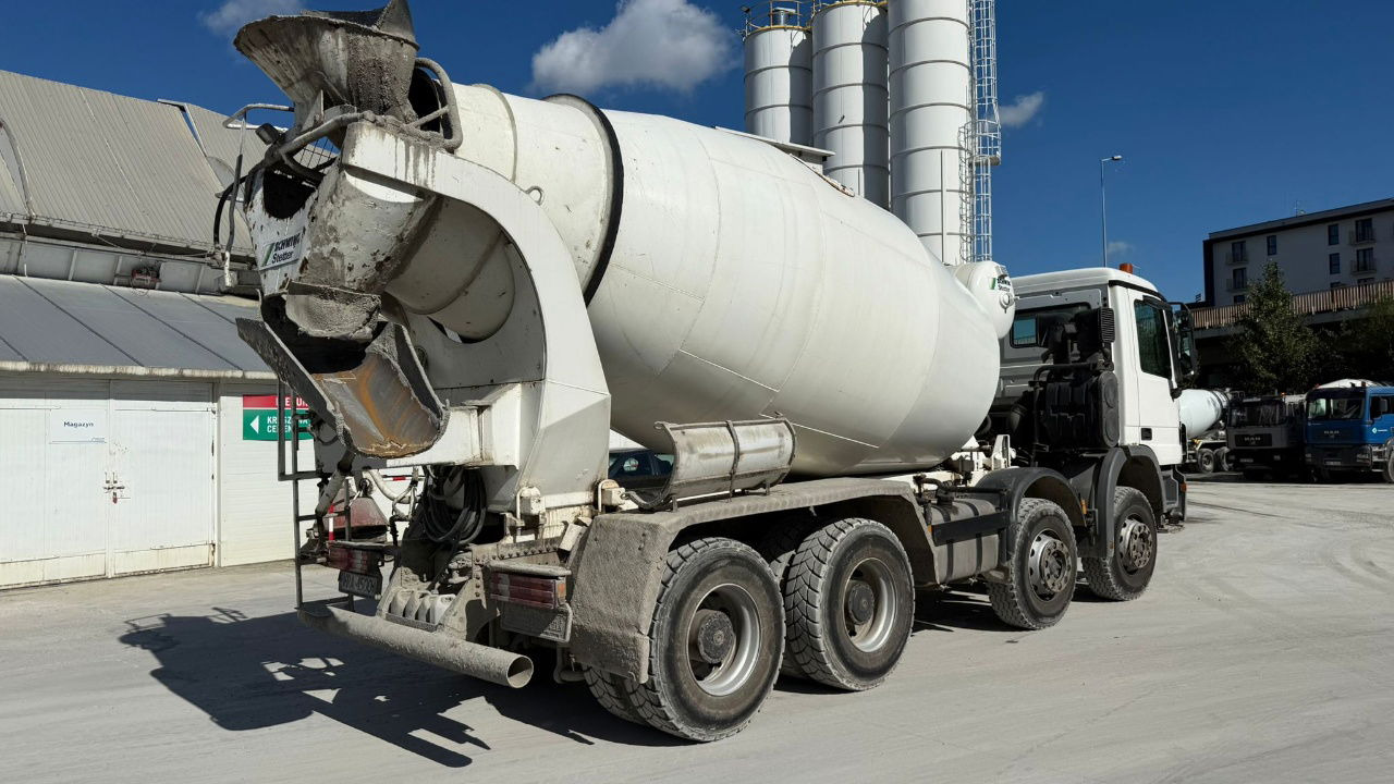 Mercedes-Benz Actros 3532 8x4 beton Schwing mixer 10m3 - Бетоновоз: снимка 4 Mercedes-Benz Actros 3532 8x4 beton Schwing mixer 10m3 - Бетоновоз: снимка 4
