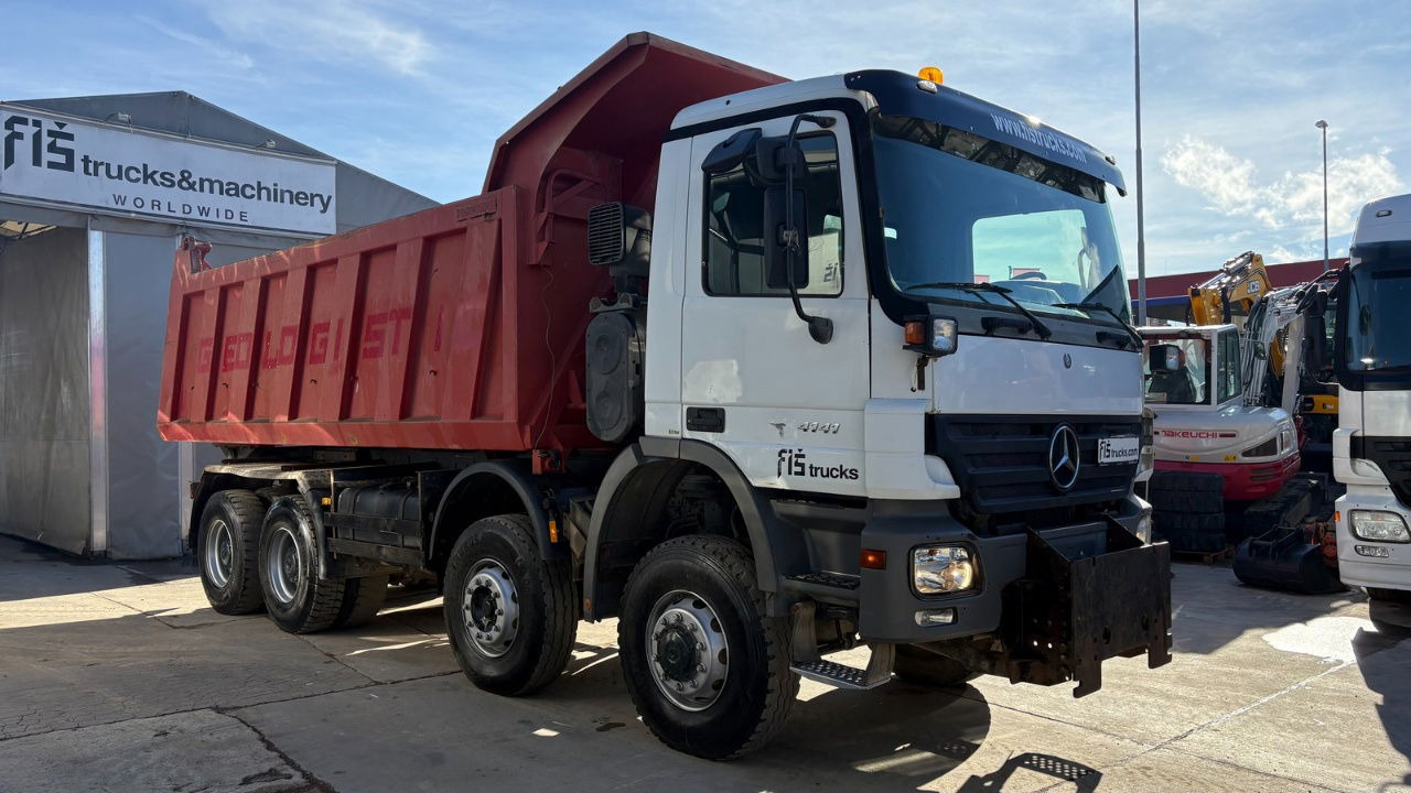 Mercedes-Benz Actros 4141 K 8x6 tipper - 19m3 - spring suspension - Самосвал камион: снимка 2 Mercedes-Benz Actros 4141 K 8x6 tipper - 19m3 - spring suspension - Самосвал камион: снимка 2