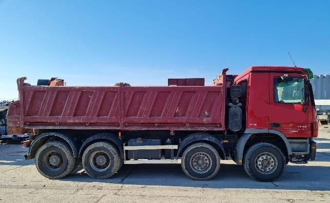 Mercedes-Benz Actros 4144 8x4 tipper - 1st owner - Самосвал камион: снимка 3 Mercedes-Benz Actros 4144 8x4 tipper - 1st owner - Самосвал камион: снимка 3