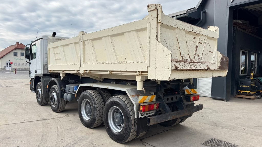 Mercedes-Benz Actros 4144 K 8x4 3 sided tipper - 1st owner - Самосвал камион: снимка 5 Mercedes-Benz Actros 4144 K 8x4 3 sided tipper - 1st owner - Самосвал камион: снимка 5