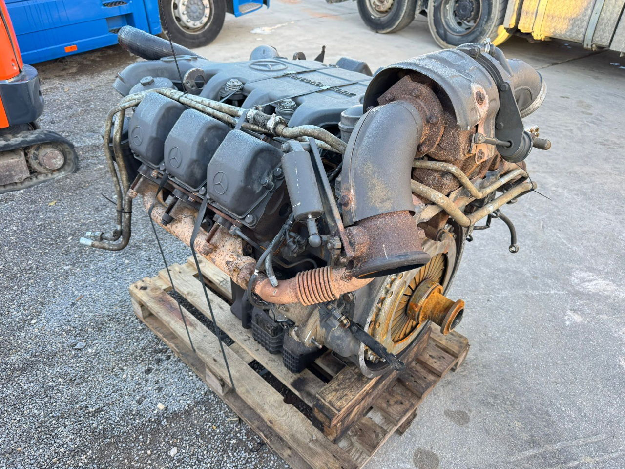 Mercedes-Benz Engine V6 - 2010 Year - 230.000KM - damaged - Двигател за Камион: снимка 3 Mercedes-Benz Engine V6 - 2010 Year - 230.000KM - damaged - Двигател за Камион: снимка 3