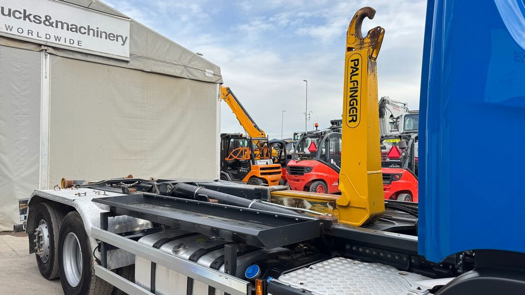 Scania P 360 6x2 palfinger abroll tipper - steering axle - Контейнеровоз/ Сменна каросерия камион: снимка 4 Scania P 360 6x2 palfinger abroll tipper - steering axle - Контейнеровоз/ Сменна каросерия камион: снимка 4