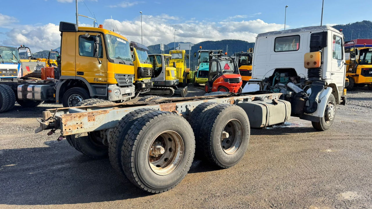 Scania P113-310 6x4 chassis - complete spring - Шаси кабина: снимка 5 Scania P113-310 6x4 chassis - complete spring - Шаси кабина: снимка 5